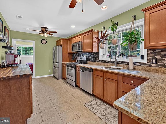 5th image of 21 Sartori Ave