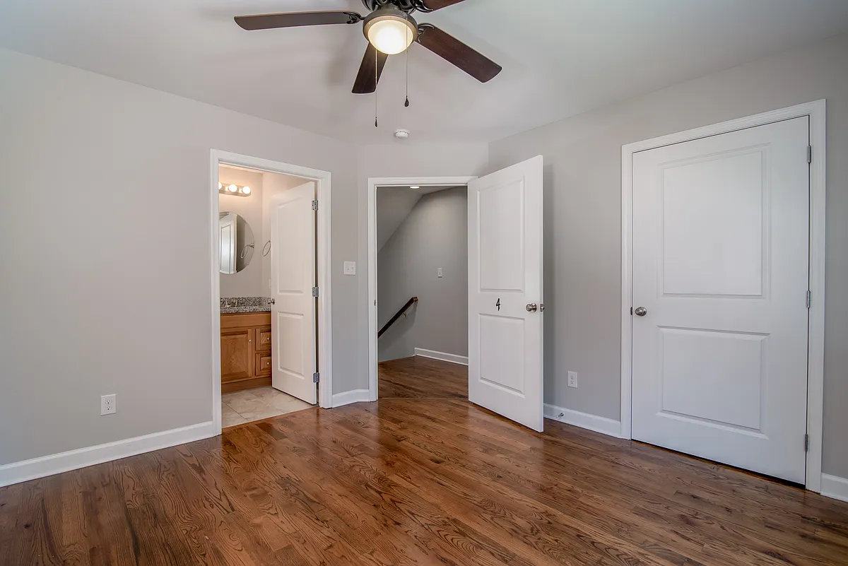 Building Photo - 113 Williams St #4