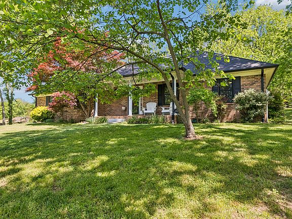 3rd image of 660 Allisona Rd