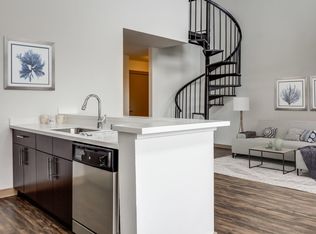 Elan41, Seattle, WA 98116