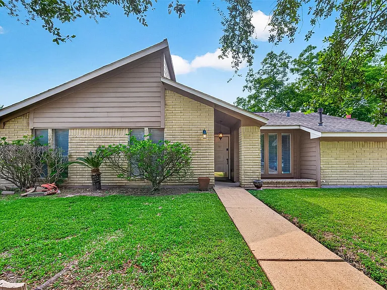 7403 Shady Vale Ln — Photo 5