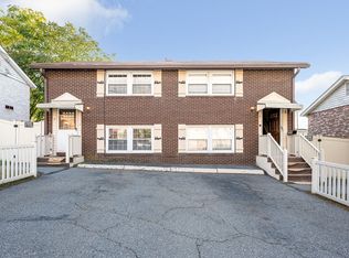 5 Hillcrest Dr, Lowell, MA 01851