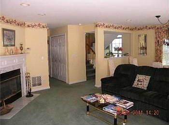 5th image of 105 Delafield Ln #105