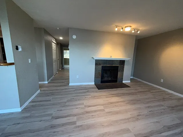 1700 W Sunn Fjord Lane — Photo 2