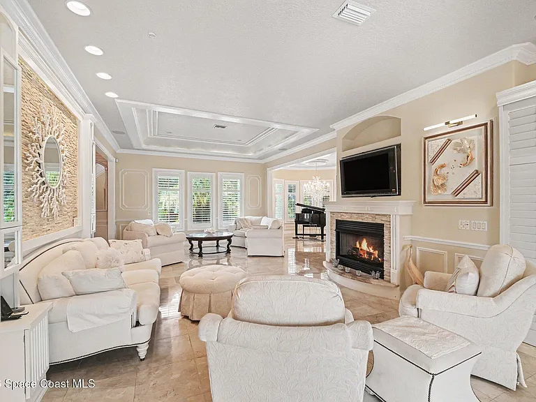 120 Lansing Island Dr — Photo 11
