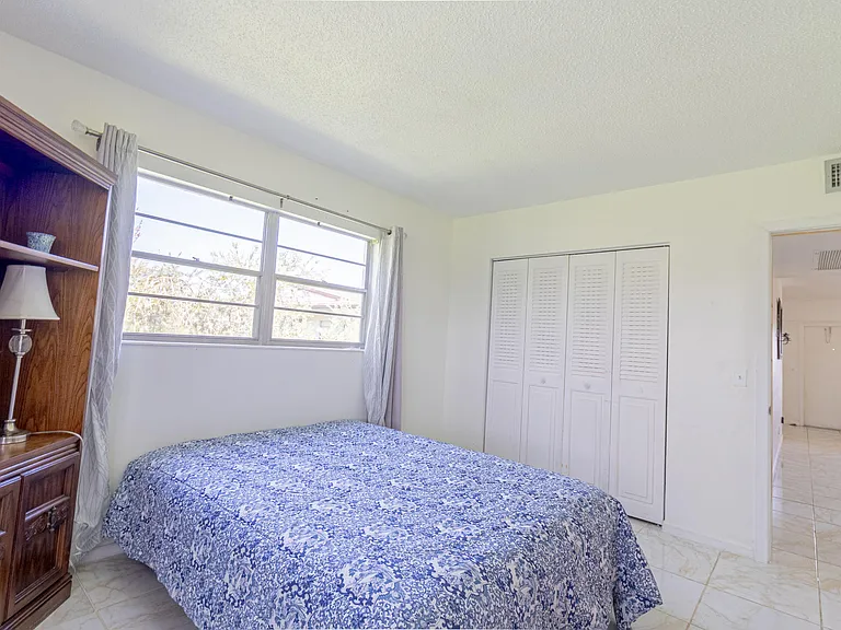 158 Mansfield D — Photo 17