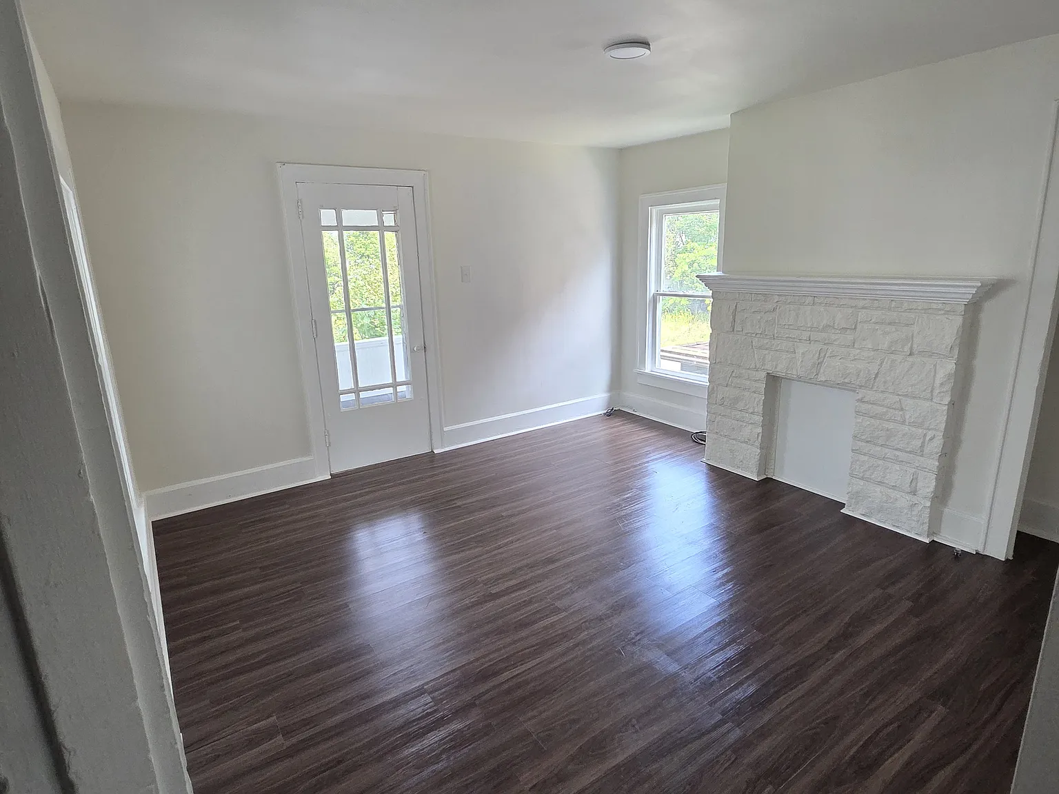 2 bed, 1000 sqft, $900 — Photo 4