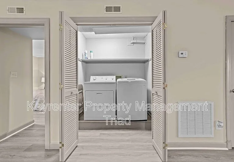 211 McIver St #A — Photo 31