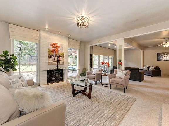 3rd image of 3529 Mesa Verdes Dr