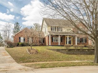 16200 Forest Meadows Dr, Chesterfield, MO