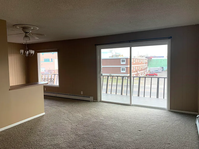 1050 Turner St #104 — Photo 2