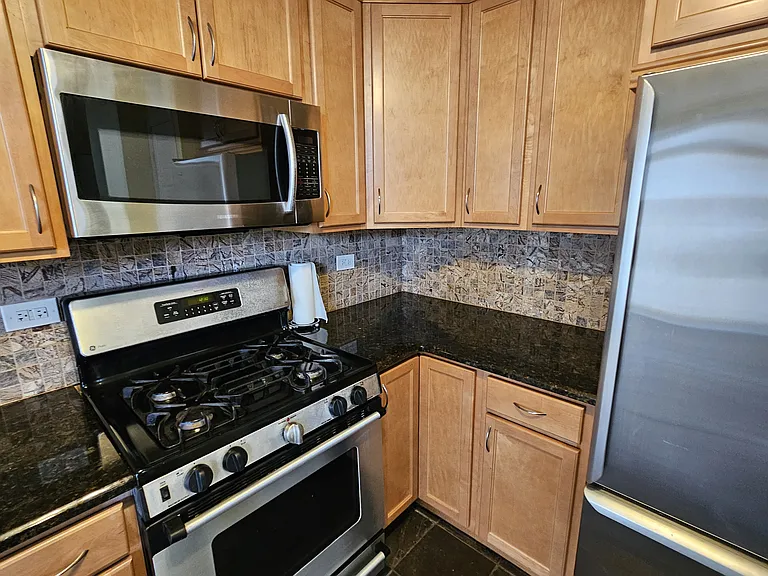 615 Woodhaven Dr — Photo 8