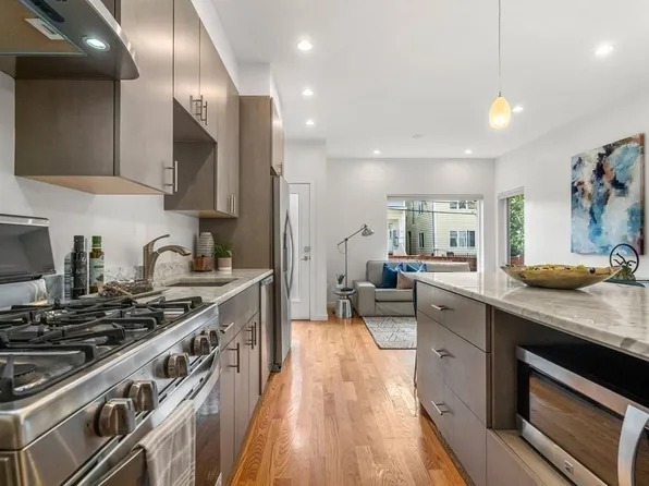 161 Auburn St #161, Cambridge, MA 02139