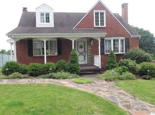 208 Lexington Dr, McKeesport, PA