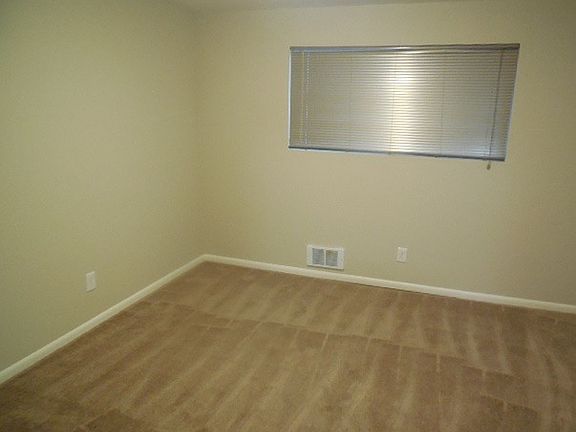 5th image of 8415 Park Dr APT 9