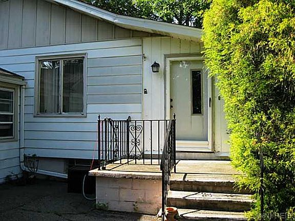3rd image of 6826 Wayne Dr