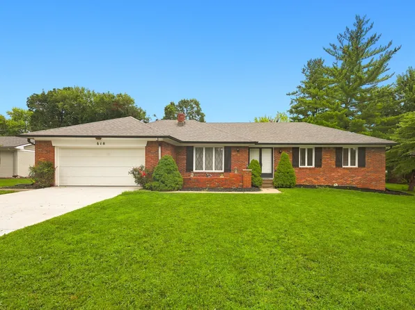 618 Brookview Dr, Greenwood, IN 46142