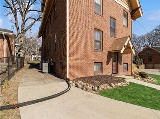 4902 Grand Ave, Des Moines, IA 50312