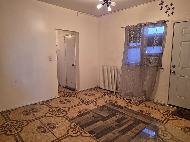 1706 Anthony Ave #1A — Photo 3