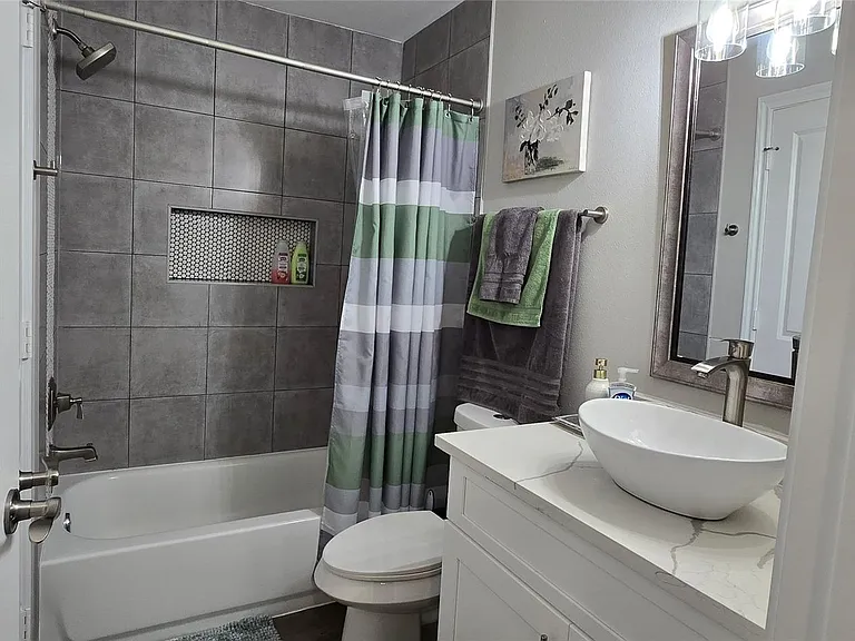 5102 Haywood St #B — Photo 8