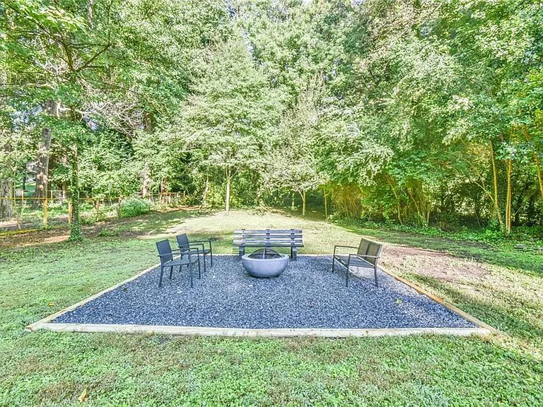 1225 Carter Rd — Photo 8