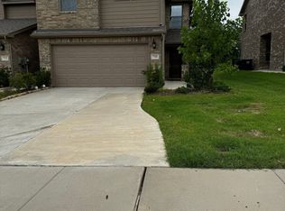 714 Amber Dr, Greenville, TX 75402