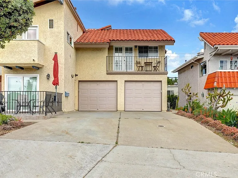 257 Avenida Del Mar #4 — Photo 2