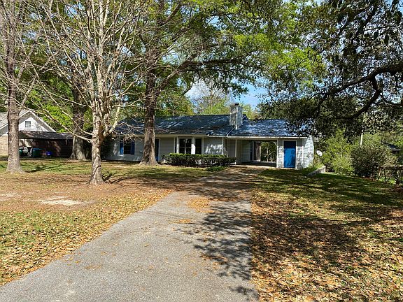 3rd image of 2600 Bahama Dr
