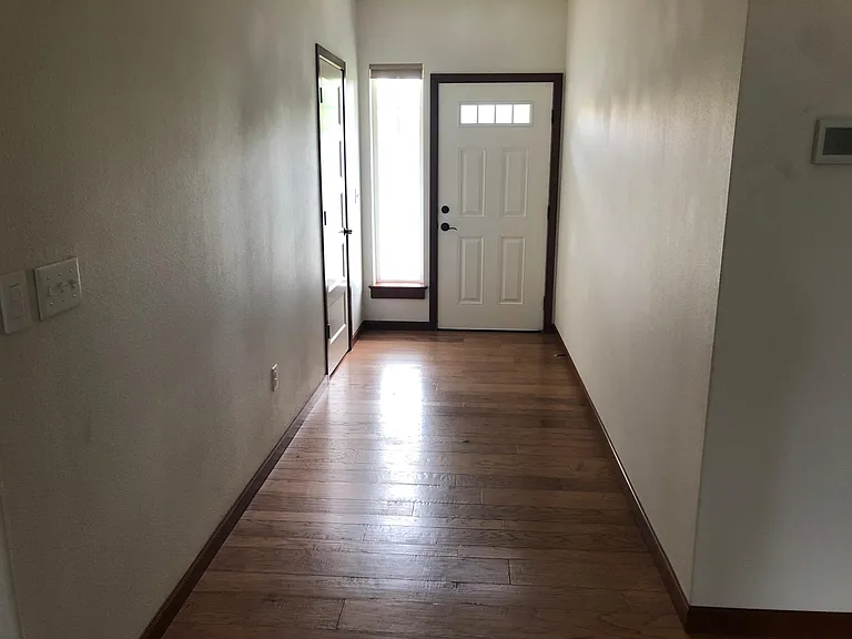 723 Cali Ln SE — Photo 2