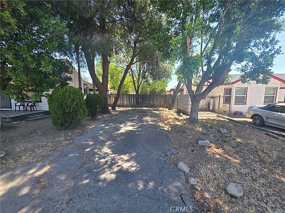 3rd image of 2881 N Golden Ave