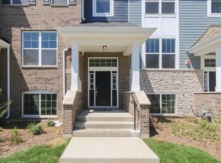 1957 Kingsley Cir, Northbrook, IL 60062