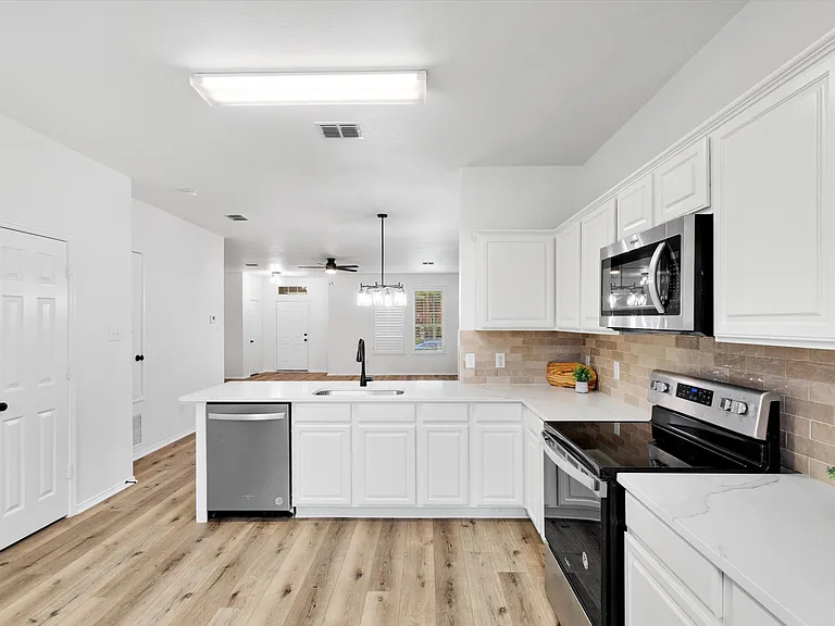2405 Itasca Dr — Photo 10