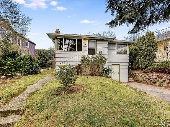 Come and see this mid-century charmer.  Living room with fire place next to a full sized dining room.  Down the hall to full bath as well as the master bedroom, a second bedroom and large kitchen.  Fabulous location: close to Ballard, Phinney Ridge, Greenwood and Green Lake!