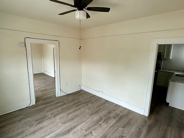 601 Olive Ln #2R — Photo 2