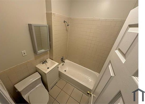 4th image of 268 Dayton Ave #1L