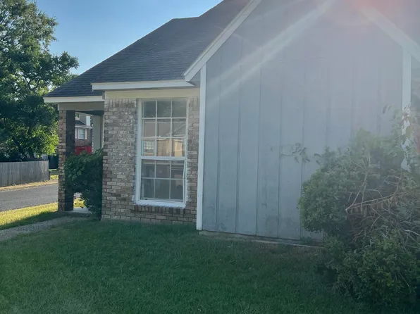 1623 Rosemont Dr #A, Clinton, MS 39056