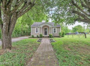 1044 W Parkway Ave, Knoxville, TN 37912