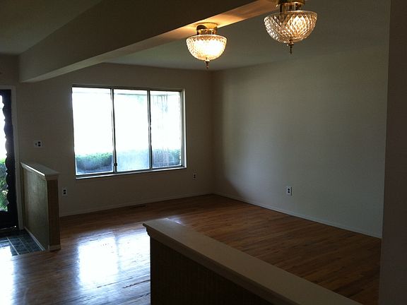 Living room_09082014