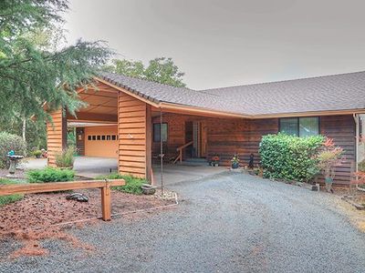 160 Village Ln, Grants Pass, OR, 97527