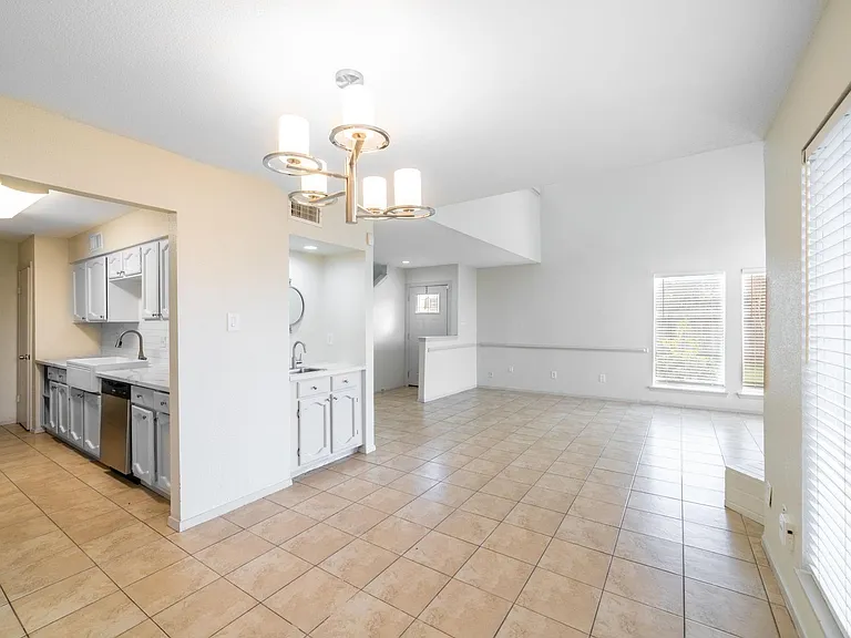 7847 Green Lawn Dr #7847 — Photo 5
