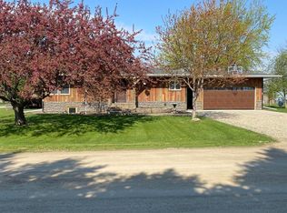 401 4th St, Bath, SD 57427