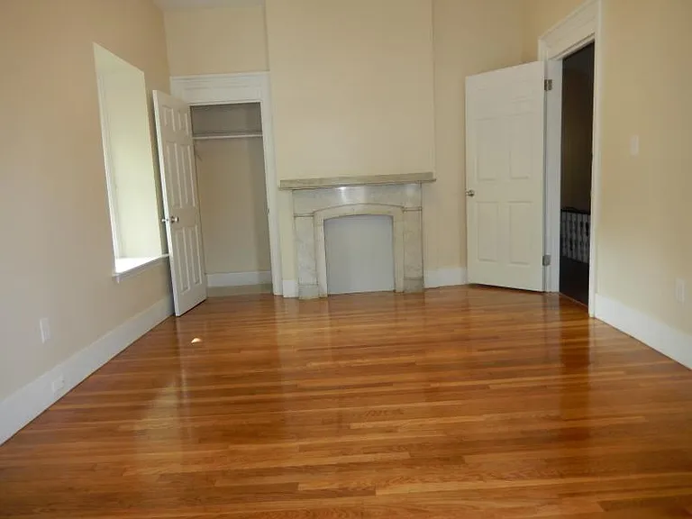 16 Cobden St #1 — Photo 6