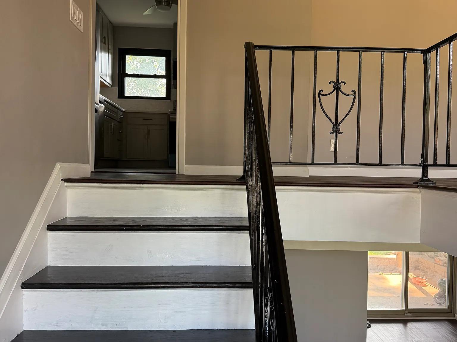 3 bed, 2038 sqft, $2,700 — Photo 4