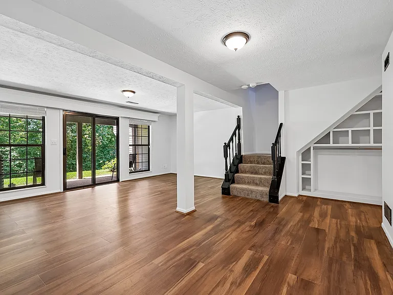 1608 Shady Cove Ln — Photo 38