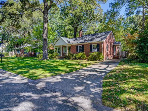 1002 Twyckenham Dr, Greensboro, NC 27408