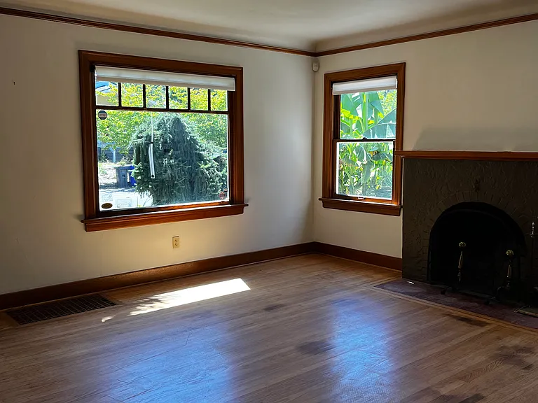 25 N Stafford St — Photo 8