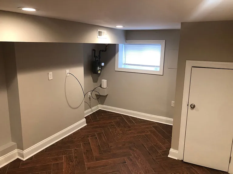 227 N Rose St — Photo 16