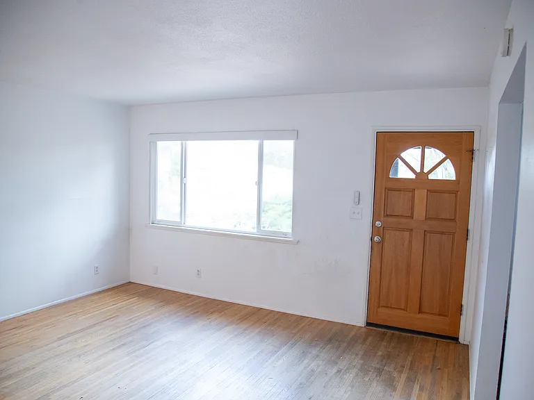 809 Rio Vista St — Photo 6