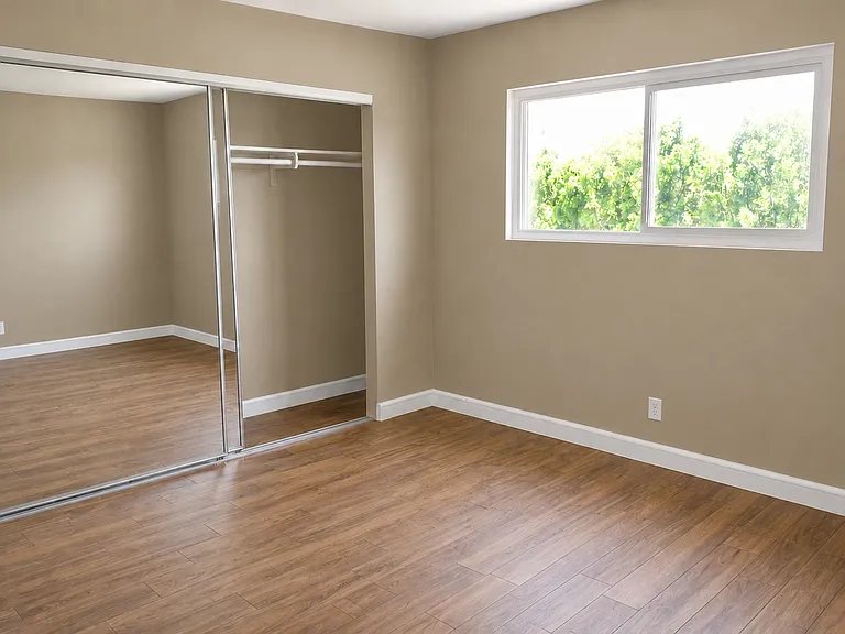 1201 N California St #38 — Photo 10