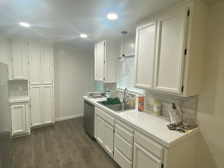 805 Poplar Ave — Photo 2